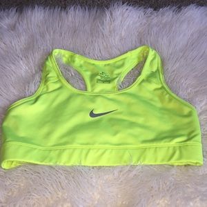 Nike sports bra size M